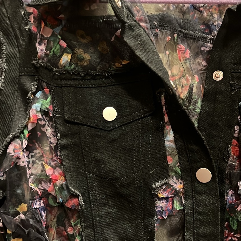 Denim floral jacket by Adore - Picture 5 of 6